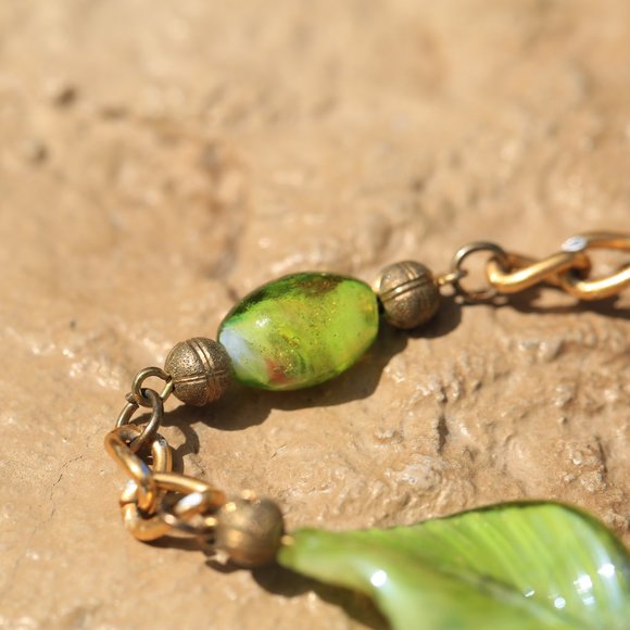 Green Glass Beaded Bracelet - Picture 4 of 5